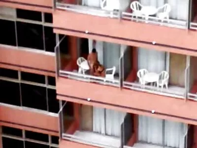 Alessia vídeo pornô homem transando com homem Luna e Nikki Sweet se fodendo na piscina