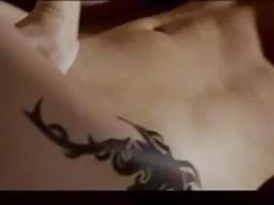 Natty e Luna estão fazendo sexo em filme pornô de mulher transando grupo