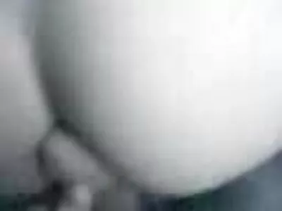 Diana Gold consegue foder vídeo pornô de homem com homem transando seu cabeludo