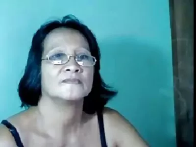 As vídeo pornô dois homens transando jovens latinas Serena Santos e Vienna Black fazem sexo com um meio-irmão
