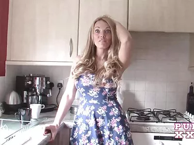 Gata nua foi fodida, até que ela gozou quero assistir filme pornô mulher transando com cachorro