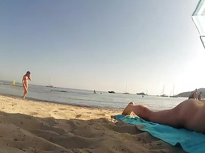 Ebony Aryanna Adin faz filme pornô de mulher transando sexo no chuveiro com uma vizinha