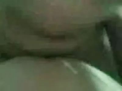 Bekki tira a roupa e se masturba na filme de pornô a mulher transando sala de estar