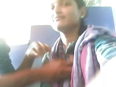 Uma pequena ladra chamada Jessa é punida com força vídeo pornô homem transando