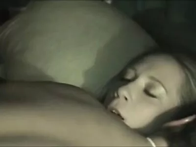 Loira pegou a bunda com os filme pornô a mulher transando com cavalo dedos e fodeu
