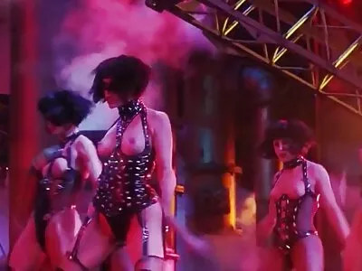 Senhora sedutora está transando com sua vídeo pornô mulher transando com jegue melhor amiga