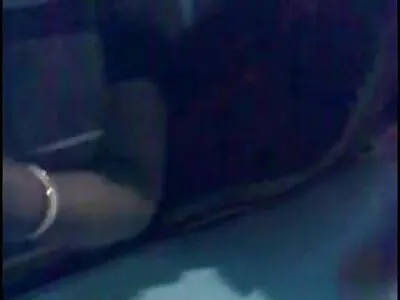Loira desavergonhada vídeo pornô mulher fazendo sexo transa com o namorado de sua colega de quarto