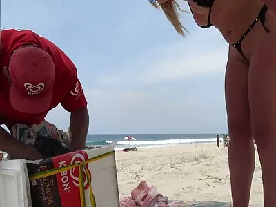 A meia-irmã sexy Paige Owens leva uma trepada na vídeo pornô homem transando com mulher cozinha