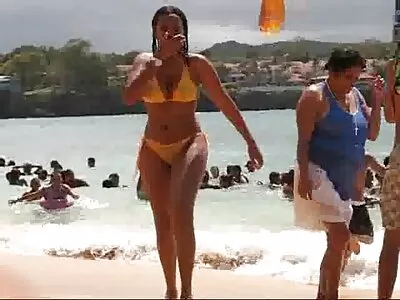 Loira tatuada vídeo pornô de mulher trepando MILF Nina Elle fodida pelo buraco em sua meia-calça