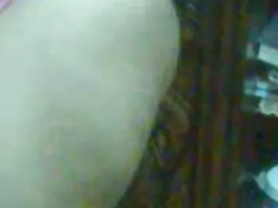 A adolescente Bambi Brooks vídeo pornô novinha transando com mulher dá uma chupada e é fodida no pov