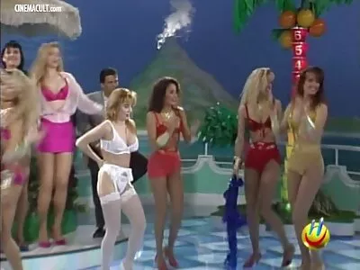 Gostosa Jennifer vídeo pornô mulher transando com boi Jacobs faz boquete na rua e fica foda