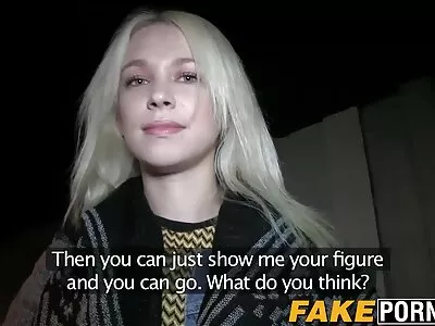 Loira gostosa vídeo de pornô de mulher com mulher está tendo a buceta lambida
