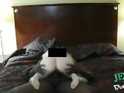 Mulher que ama sexo anal foi transada vídeo de pornô homem transando com homem bem