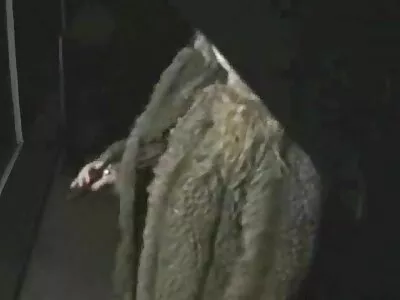 Donzela de ébano curvilíneo fode na filme pornô mulheres transando com cavalo mesa de bilhar