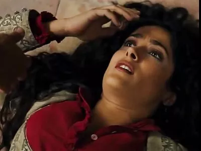 Garotas bonitas filme pornô de mulher transando estão fazendo um ménage à trois