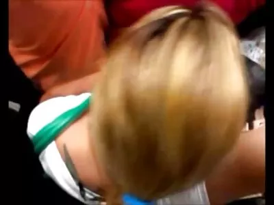 Dona de casa gostosa fazendo filme pornô mulher transando sexo na cozinha