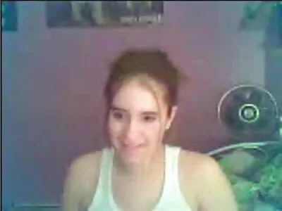 Alice After Dark é desossada por trás depois de dar uma video porno duas mulheres e um homem bronca