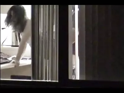 Gata bonita chupa pau na filme de pornô mulher transando com mulher natureza