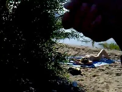 A irmã Karla Kush, que vai ao banheiro, chama o irmão pedindo ajuda e faz sexo com ele vídeo pornô mulher transando pelada